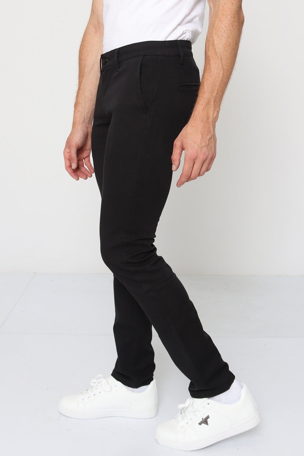 CHINO ZWART SLIM-FIT